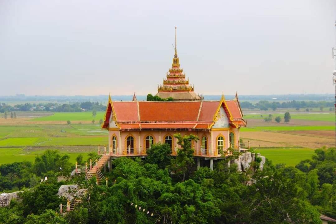 Pee Homestay Lopburi Ban Tha Krayang Buitenkant foto