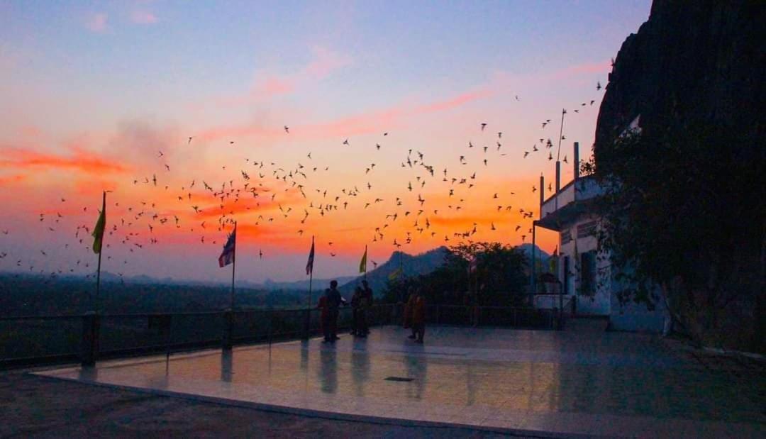 Pee Homestay Lopburi Ban Tha Krayang Buitenkant foto