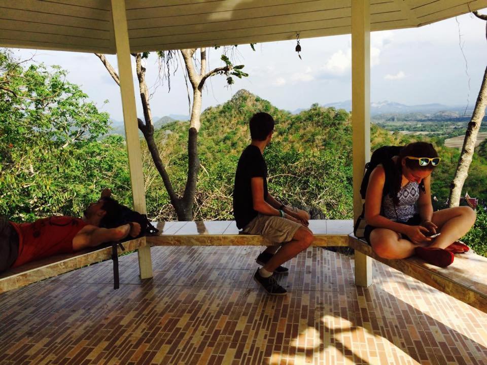Pee Homestay Lopburi Ban Tha Krayang Buitenkant foto