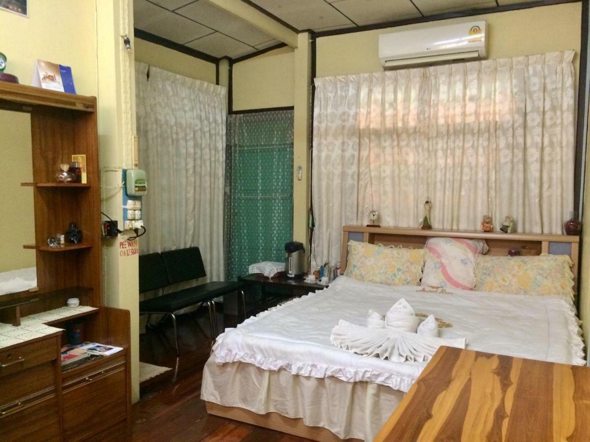 Pee Homestay Lopburi Ban Tha Krayang Buitenkant foto
