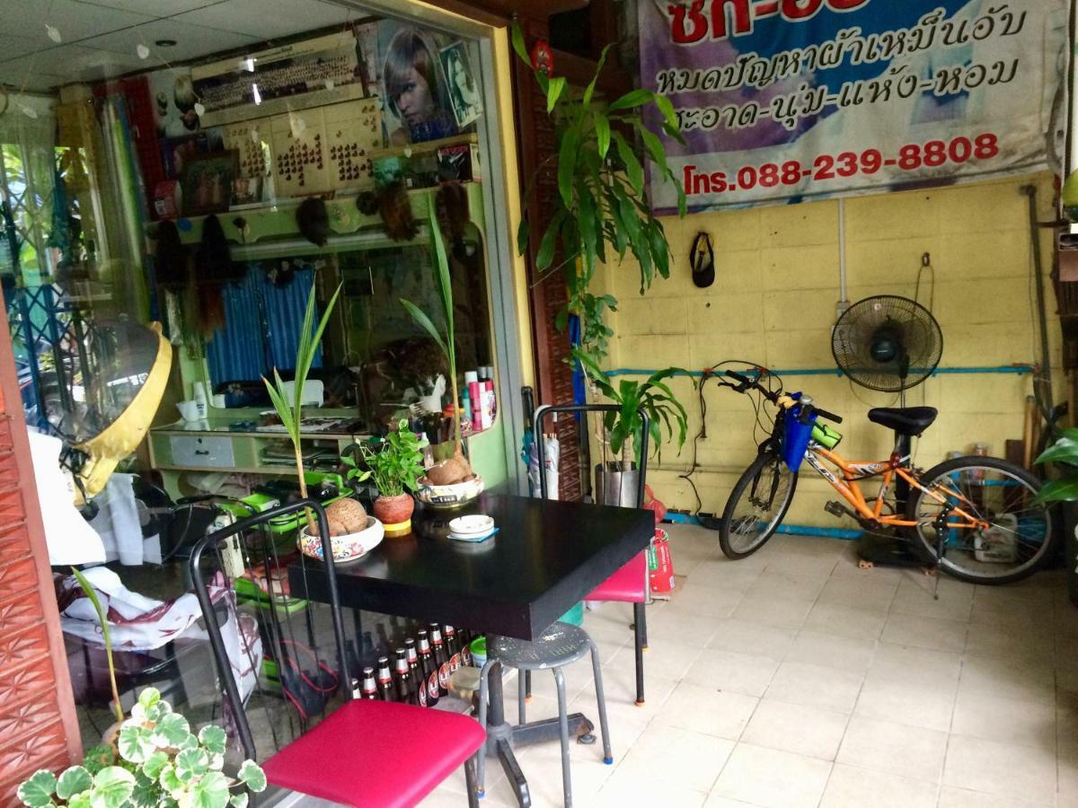 Pee Homestay Lopburi Ban Tha Krayang Buitenkant foto