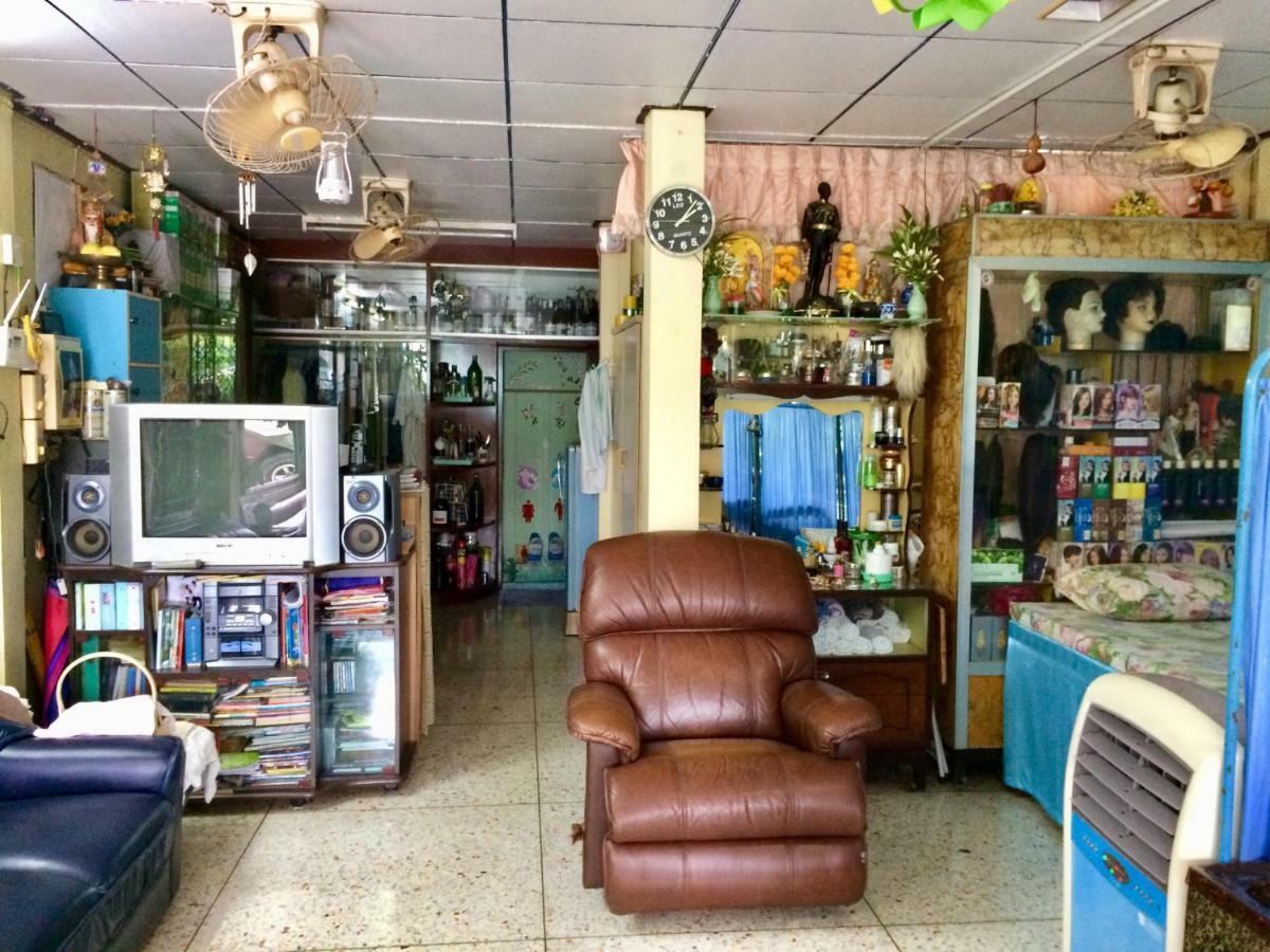 Pee Homestay Lopburi Ban Tha Krayang Buitenkant foto
