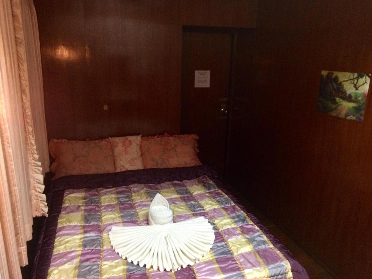 Pee Homestay Lopburi Ban Tha Krayang Buitenkant foto